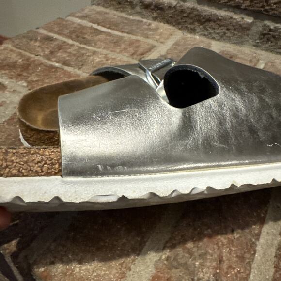 Birkenstock Arizona Silver Leather Soft Footbed Size 10-10.5 - Picture 11 of 16